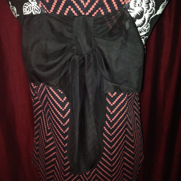 Free Kisses Red/Black Striped Tank w/Bow Detail - Picture 5 of 13